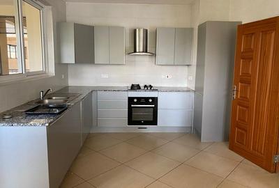 4 Bed Apartment with En Suite in Parklands