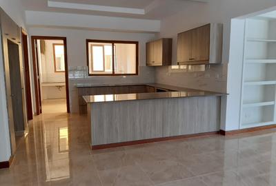 3 Bed Apartment with En Suite in Lavington