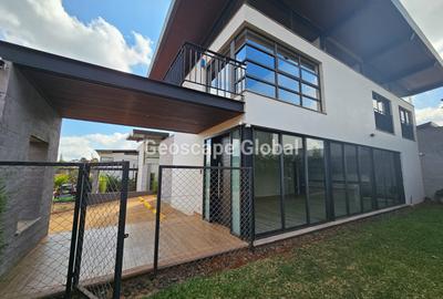 4 Bed House with En Suite in Runda