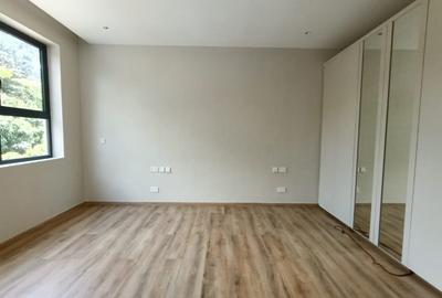 5 Bed Townhouse with En Suite in Lavington - 4