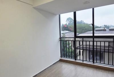 1 Bed Apartment with Gym in Riverside - 3