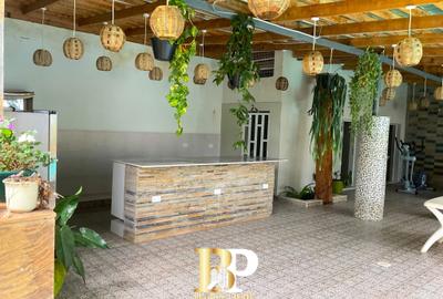 5 Bed Villa with Swimming Pool in Runda - 4