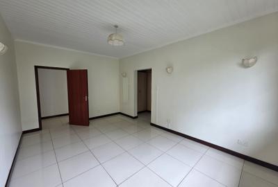 3 Bed Apartment with En Suite in Rhapta Road