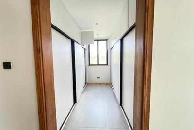 4 Bed Apartment with En Suite in Spring Valley