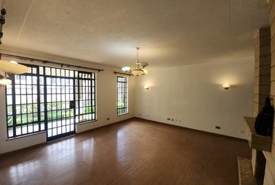 5 Bed House with En Suite in Lavington - 4