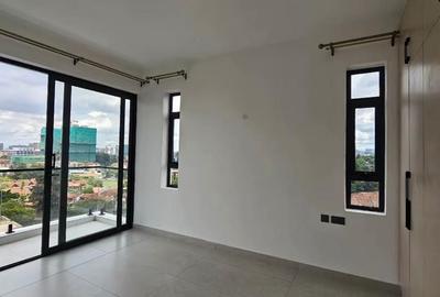 3 Bed Apartment with En Suite in Brookside - 4