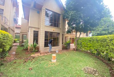 5 Bed Townhouse with En Suite in Lavington