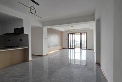 3 Bed Apartment with En Suite in Riverside