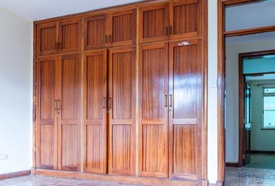 3 Bed House with En Suite in Westlands Area - 2