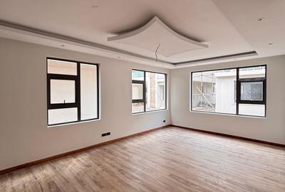 6 Bed Townhouse with En Suite in Lavington