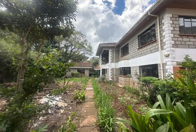 5 Bed Townhouse with En Suite in Lavington - 2