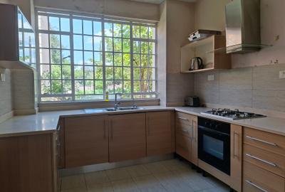 2 Bed Townhouse with En Suite at Off Redhill Dr