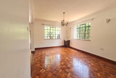 4 Bed House with En Suite at Bomas - 4