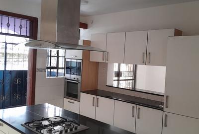 5 Bed Townhouse with En Suite at Kileleshwa