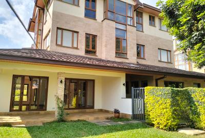 5 Bed Townhouse with En Suite in Lavington