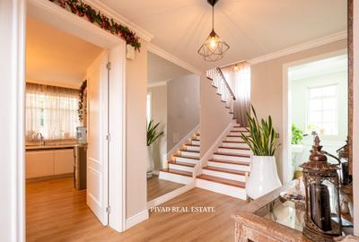 4 Bed Townhouse with Swimming Pool in Runda - 4