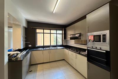 3 Bed Apartment with En Suite at Othaya Road - 3