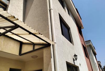 5 Bed Townhouse with En Suite in Lavington