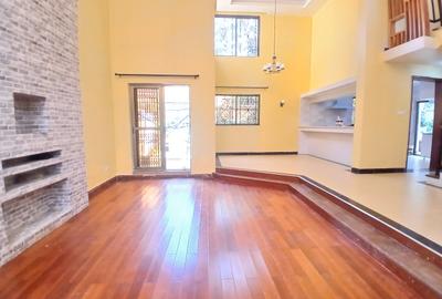5 Bed Townhouse with En Suite in Lavington - 4