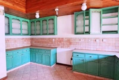 4 Bed Townhouse with En Suite in Westlands Area