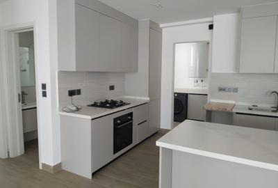 Serviced 3 Bed Apartment with En Suite in Riverside