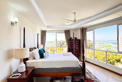 3 Bed Apartment with En Suite at 2Nd Avanue - 2