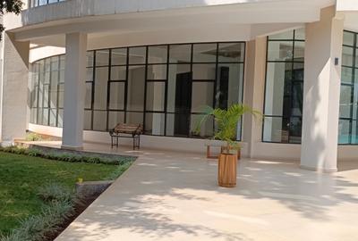 4 Bed Apartment with En Suite at Lantana Road - 3