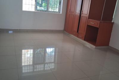 3 Bed Apartment with En Suite in Karen - 4