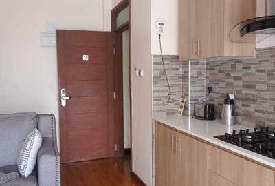 Furnished 2 Bed Apartment with En Suite at Executive Air B N B