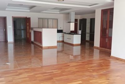 3 Bed Apartment with En Suite in Kileleshwa