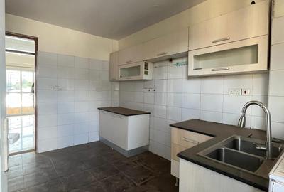 3 Bed Apartment in Kileleshwa - 3