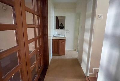 5 Bed House with En Suite in Westlands Area
