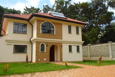 4 Bed Townhouse with En Suite at Lavington Green