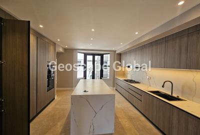 5 Bed Townhouse with En Suite in Runda - 2