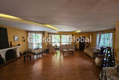 5 Bed Townhouse with En Suite in Spring Valley