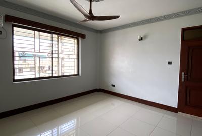 4 Bed Apartment with En Suite in Kizingo