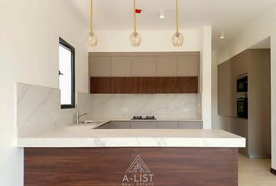 2 Bed Apartment with En Suite at Two Rivers - 4