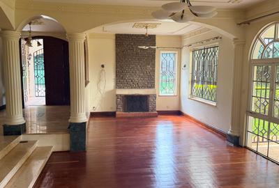 4 Bed Villa with En Suite in Spring Valley - 4