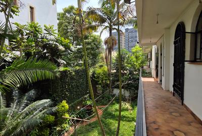 5 Bed Villa with En Suite at Riverside Drive