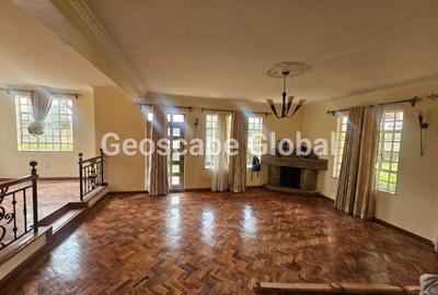 5 Bed House with En Suite in Runda