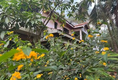 5 Bed Villa with En Suite in Runda - 2