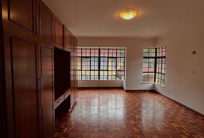 5 Bed Townhouse with En Suite at Kaputei Gardens - 4