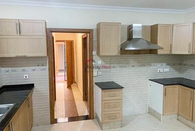 5 Bed Townhouse with En Suite in Kileleshwa