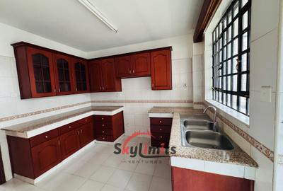 3 Bed Apartment with En Suite in Kilimani