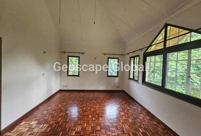 5 Bed House with En Suite in Rosslyn - 2