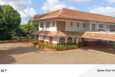10 Bed Townhouse with En Suite in Lavington - 2
