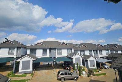 4 Bed Townhouse with En Suite at Five Star Paradise - 3