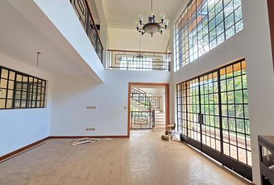 4 Bed House with En Suite in Rosslyn