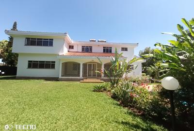 5 Bed House with En Suite at Off Runda Grove