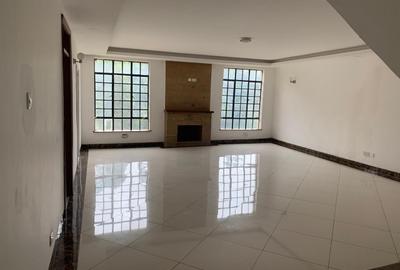 5 Bed Townhouse with En Suite in Kitisuru